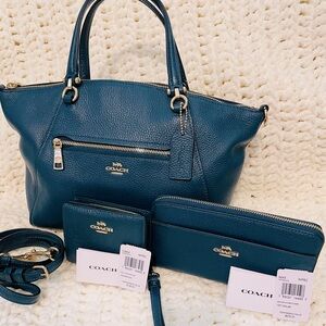 Authentic Coach 3pc pebbled leather purse, wristlet/wallet, snap coin set